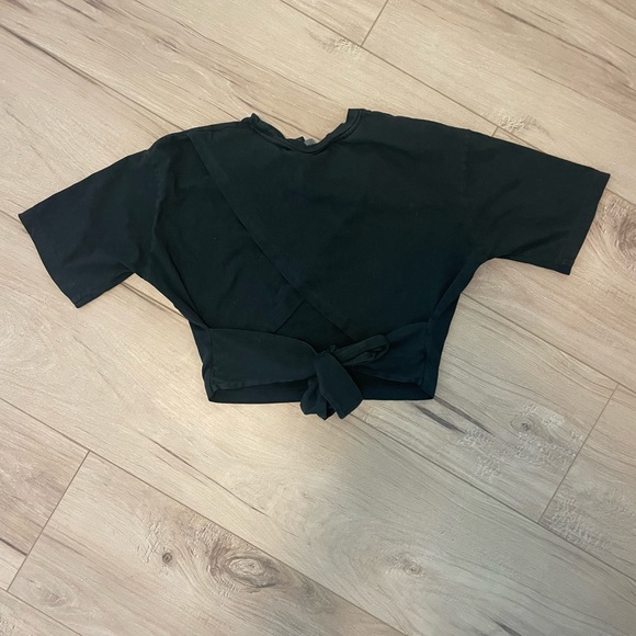 Black tie back/open back t-shirt - Picture 3 of 4